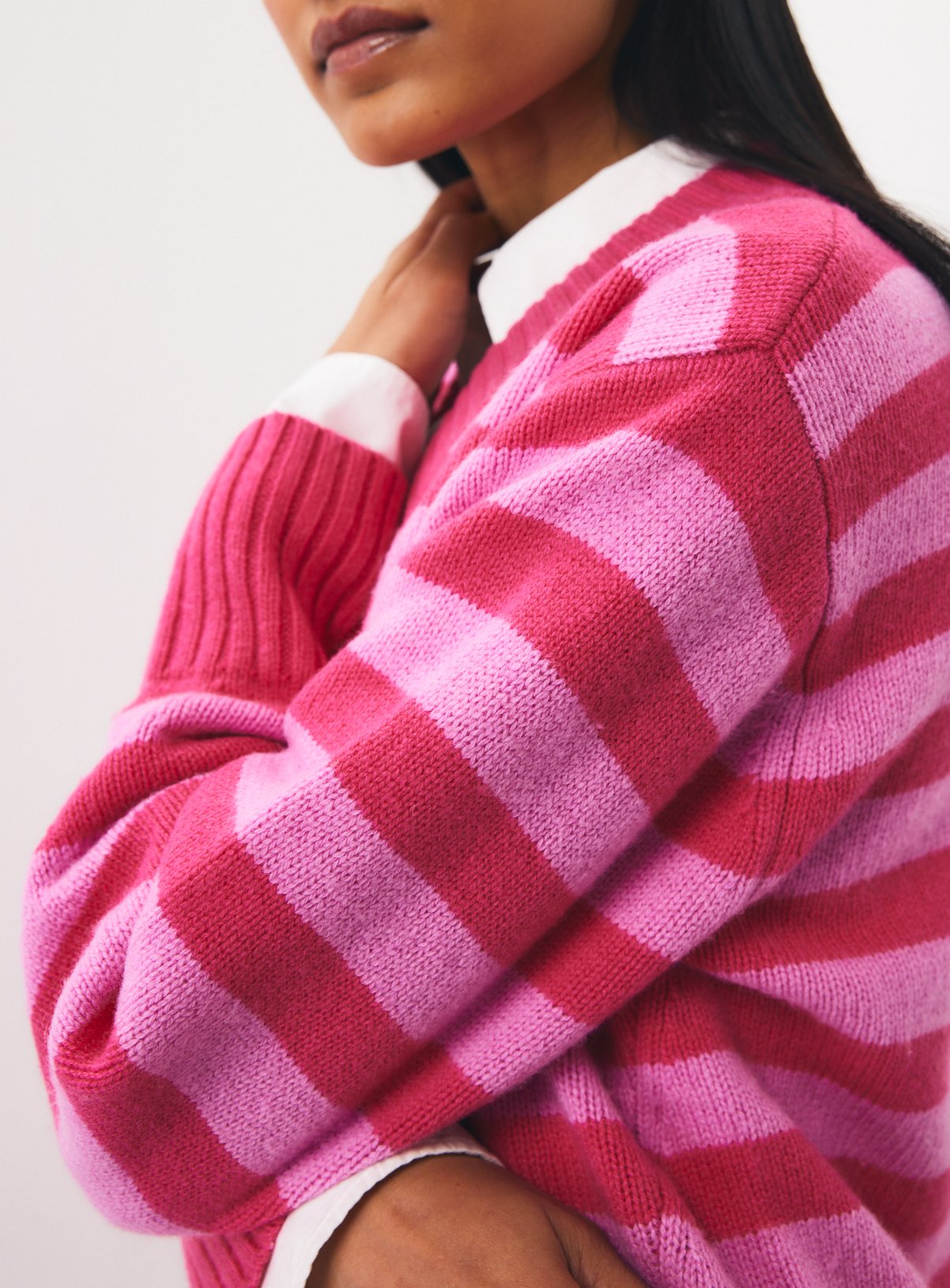 Bright Pink Pure Lambswool V-Neck Jumper XL - Image 3 thumbnail